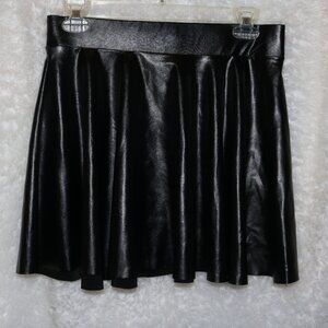 Dyce Active black faux leather mini skirt size large